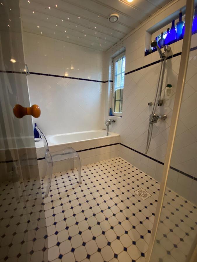 Room In Villa Emilia Espoo Exterior foto